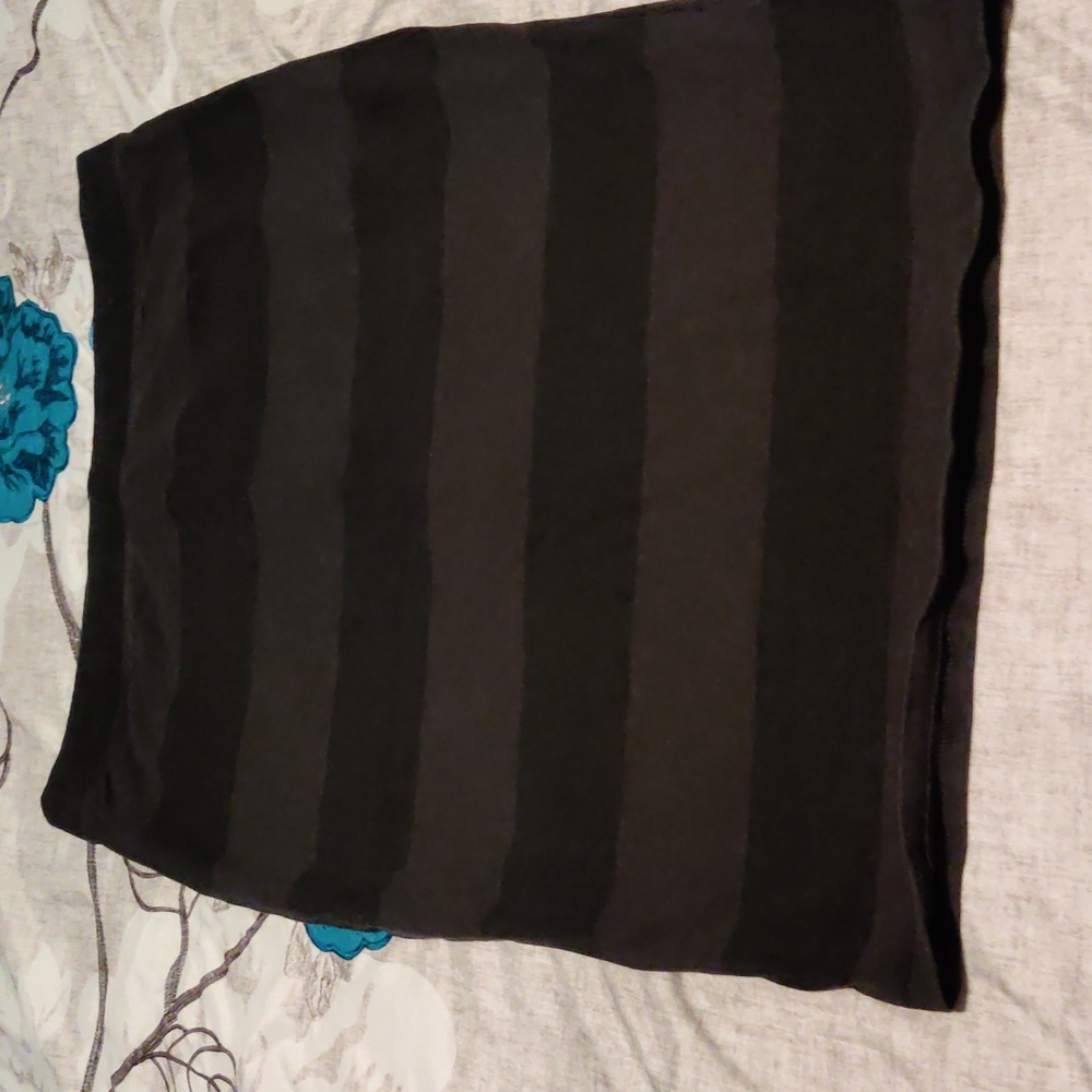 Fitted stretch skirt